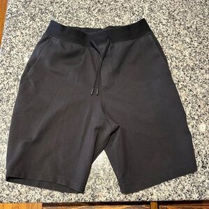 Lululemon - 9” Twill Chill Shorts - MEDIUM